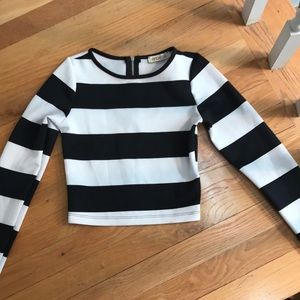 Black and White Striped Crop Top Long Sleeve